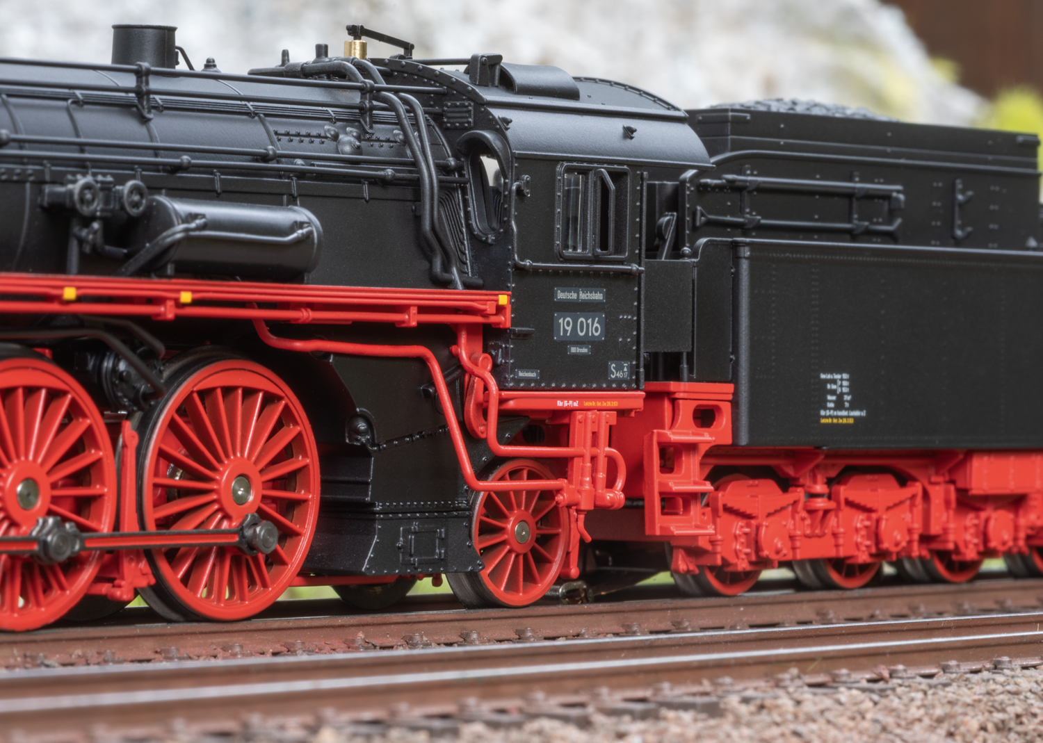 Saxon Pride Class 19.0 Steam Locomotive
