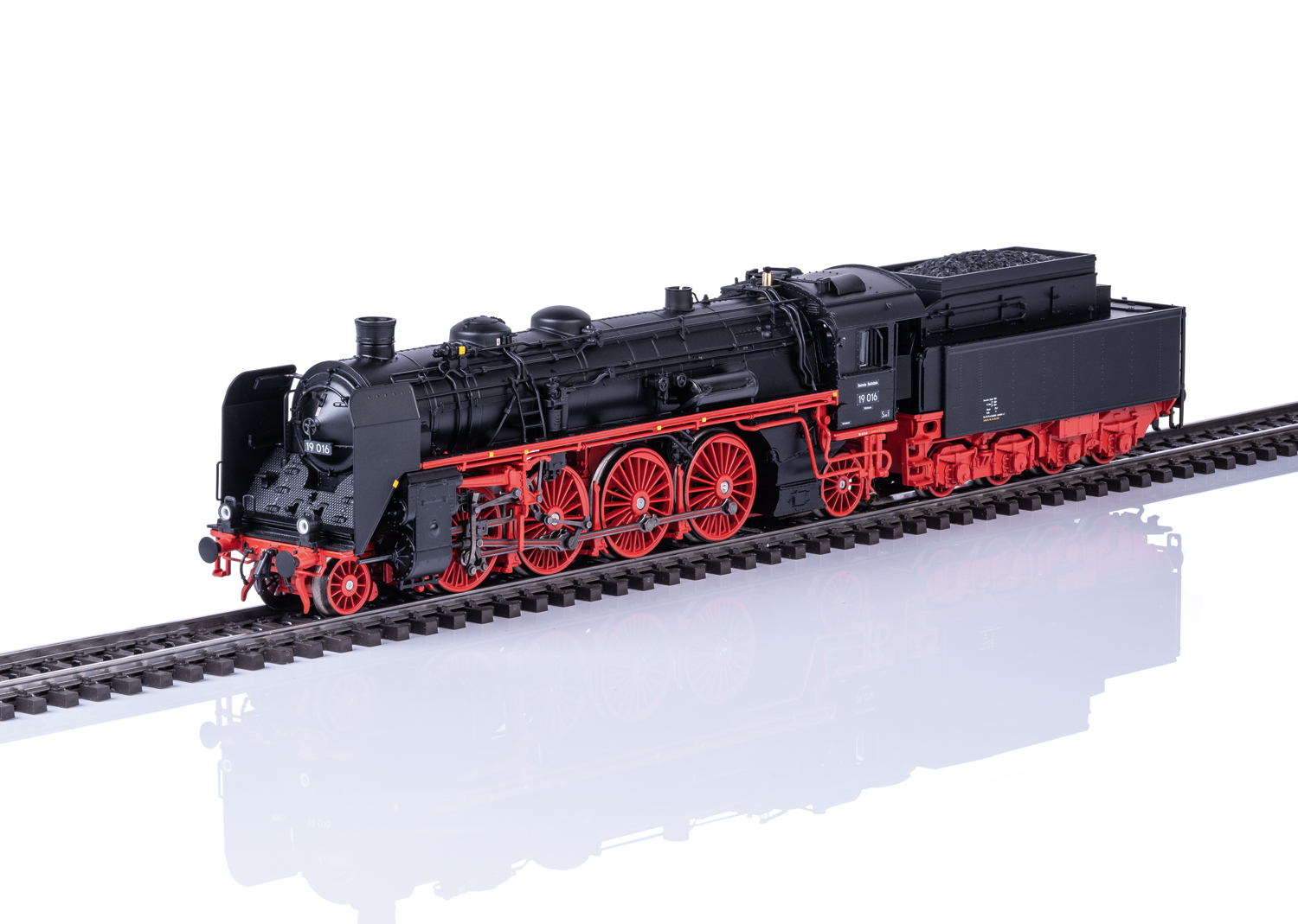 Saxon Pride Class 19.0 Steam Locomotive